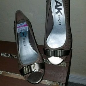 📣Reduced📣BNWT Anne Klein Sport Flats